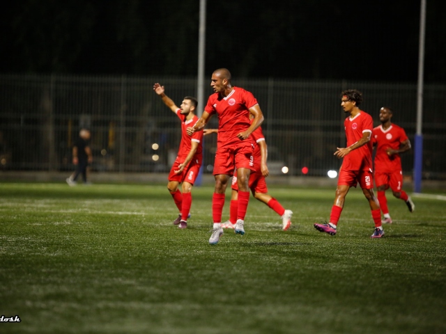 שחקני האדומים (מוטי קדוש)